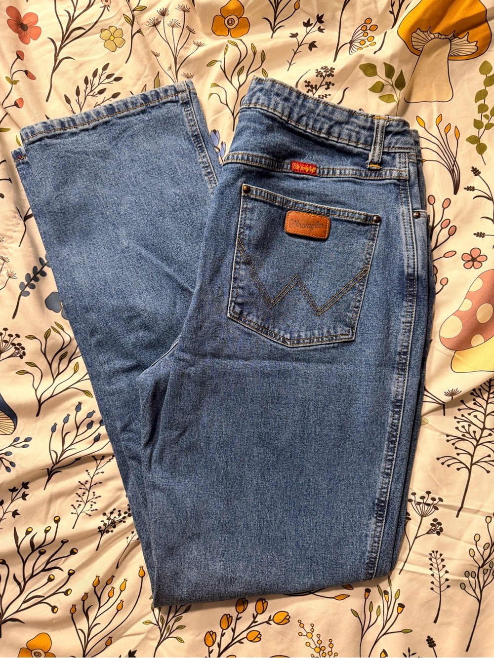 Wrangler Womens Red Label Classic Blue Denim Relaxed Jeans
